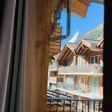 Peaky Riders Self Check-in Zermatt