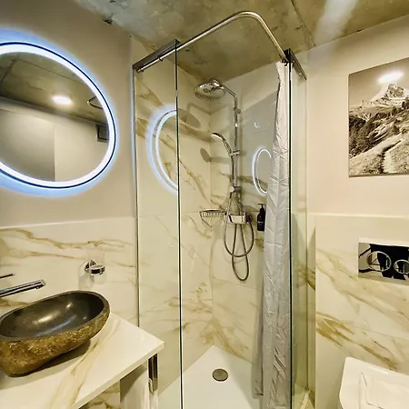 Hotel Peaky Riders Self Check-in Zermatt