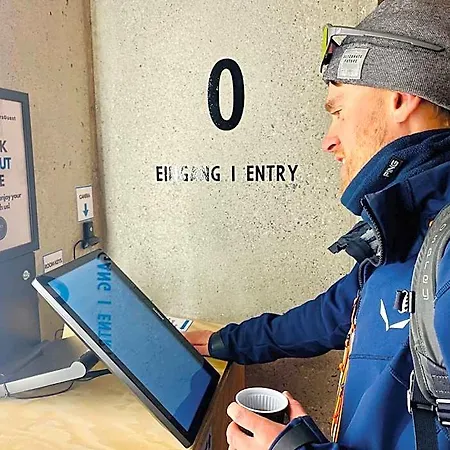Peaky Riders Self Check-in Hotel