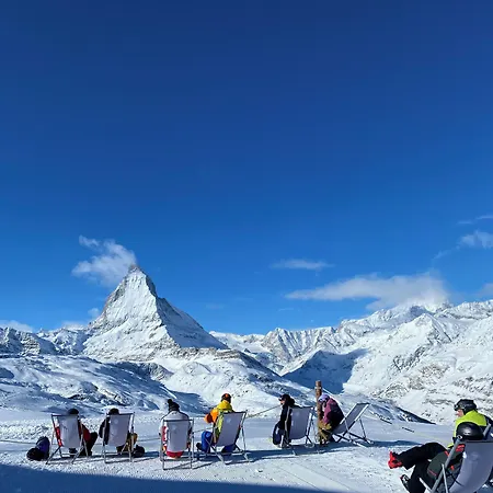 Peaky Riders Self Check-in Zermatt