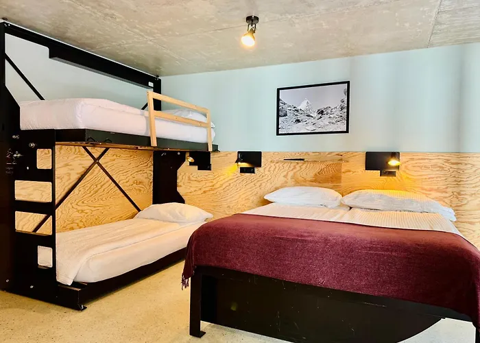 Peaky Riders Self Check-in Hotel 2*